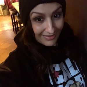 Meet your Posher, Glory